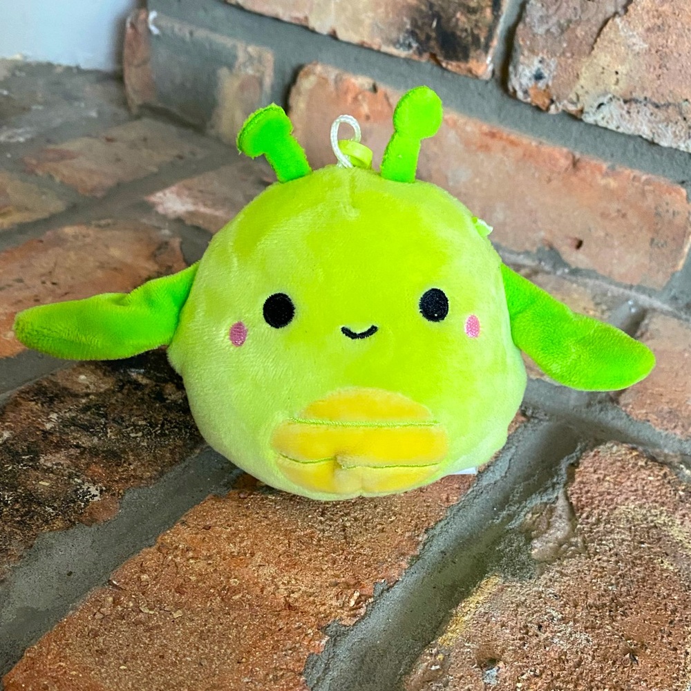 BNWT 3.5” Pilar Grasshopper Clip On Squishmallow